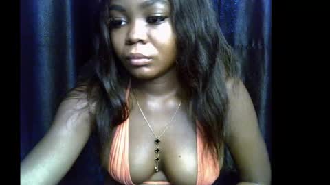 Snapshot of lizzy_petite chatting on September 29, 9:25 am lizzy online show from September 29, 9:25 am