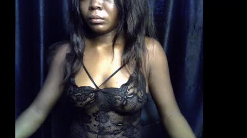 Snapshot of lizzy_petite chatting on October 4, 8:56 am lizzy online show from October 4, 8:56 am