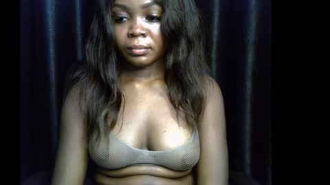 Snapshot of lizzy_petite chatting on October 9, 7:34 pm lizzy online show from October 9, 7:34 pm