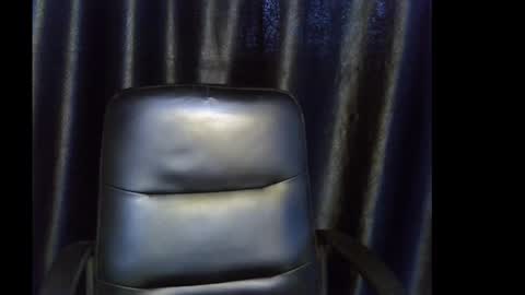 Snapshot of lizzy_petite chatting on October 11, 8:13 am lizzy online show from October 11, 8:13 am