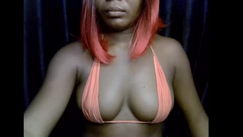 Snapshot of lizzy_petite chatting on October 21, 9:32 am lizzy online show from October 21, 9:32 am