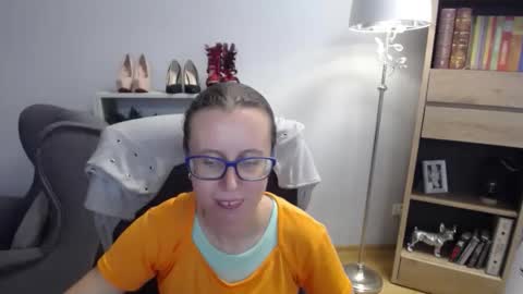 Snapshot of lizzy_sparkle chatting on September 19, 4:36 am Lizzy online show from September 19, 4:36 am