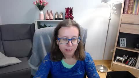 Snapshot of lizzy_sparkle chatting on September 29, 4:28 am Lizzy online show from September 29, 4:28 am