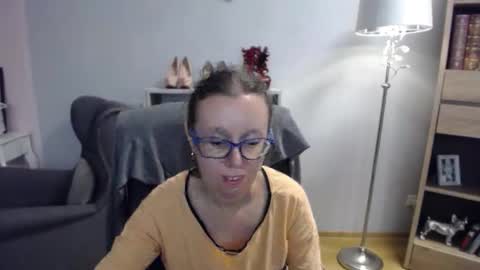 Snapshot of lizzy_sparkle chatting on October 9, 5:27 am Lizzy online show from October 9, 5:27 am