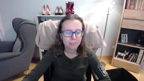Snapshot of lizzy_sparkle chatting on October 14, 4:24 am Lizzy online show from October 14, 4:24 am