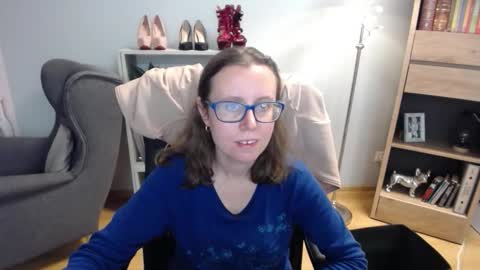 Snapshot of lizzy_sparkle chatting on October 16, 4:24 am Lizzy online show from October 16, 4:24 am