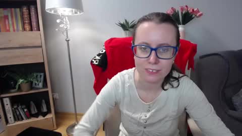 Lizzy online show from March 4, 5:35 am