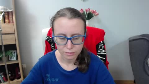Lizzy online show from May 12, 4:31 am