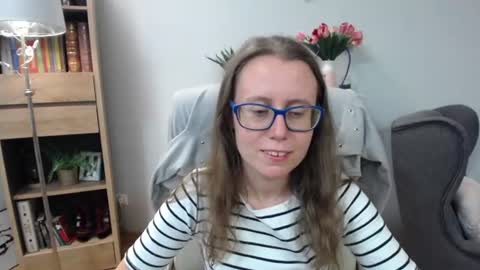 Lizzy online show from June 10, 4:23 am