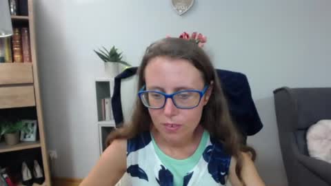 Lizzy online show from June 29, 4:30 am