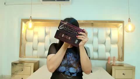 Snapshot of lizzyraven chatting on June 27, 12:22 pm LIZZY RAVEN online show from June 27, 12:22 pm