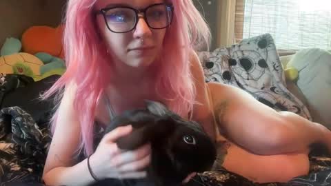 Snapshot of lizzyylovesick chatting on March 3, 4:56 pm lizzybunny online show from March 3, 4:56 pm