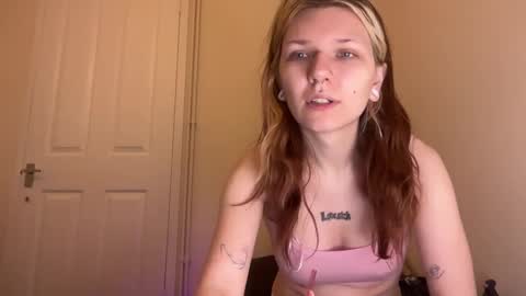 Snapshot of lizzyylovesick chatting on September 25, 7:17 pm lizzybunny online show from September 25, 7:17 pm