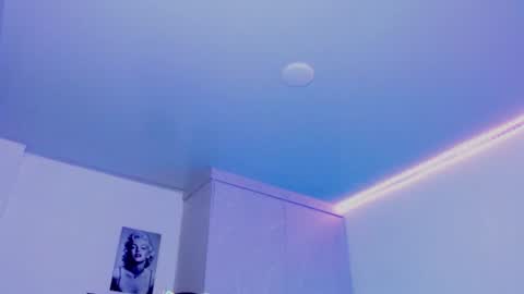 Snapshot of lliamm_2 chatting on June 21, 6:05 am lliamm 2 online show from June 21, 6:05 am