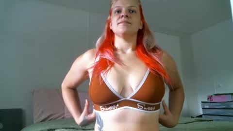 Snapshot of llilacblu chatting on May 28, 5:32 pm Lillac online show from May 28, 5:32 pm