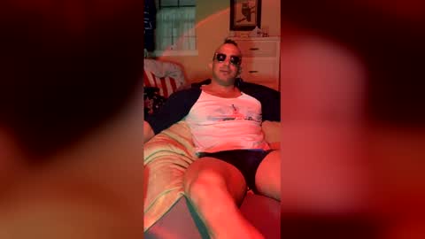 lljoey84 online show from February 18, 5:03 am