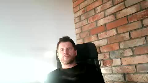Snapshot of lllukasssxxx chatting on November 15, 1:07 pm lllukasssxxx online show from November 15, 1:07 pm