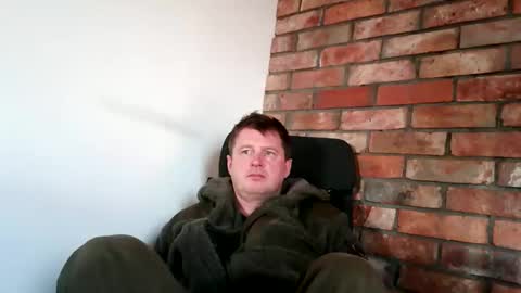 Snapshot of lllukasssxxx chatting on March 8, 3:38 pm lllukasssxxx online show from March 8, 3:38 pm