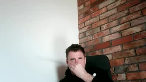 Snapshot of lllukasssxxx chatting on April 12, 10:20 am lllukasssxxx online show from April 12, 10:20 am