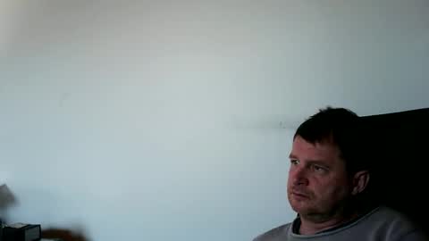 Snapshot of lllukasssxxx chatting on April 18, 8:18 am lllukasssxxx online show from April 18, 8:18 am