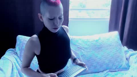 Snapshot of lnxmst chatting on March 22, 6:11 pm Lynx Mist online show from March 22, 6:11 pm