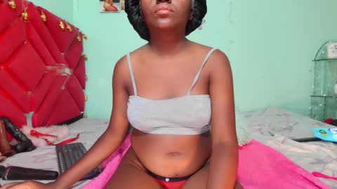 Snapshot of loaisisadaams chatting on October 9, 10:35 am loaisisAdamss online show from October 9, 10:35 am