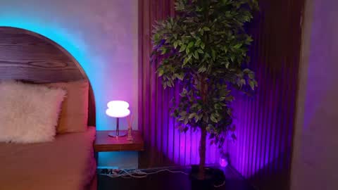  LOANA  online show from June 29, 4:29 pm