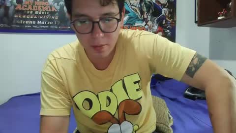 Snapshot of lobomx19 chatting on May 13, 2:31 am Lobo online show from May 13, 2:31 am