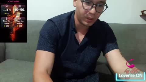 Snapshot of lobomx19 chatting on June 7, 2:37 am Lobo online show from June 7, 2:37 am