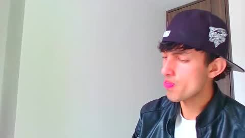 Snapshot of logaan_grey chatting on January 3, 4:16 pm logaan_grey online show from January 3, 4:16 pm