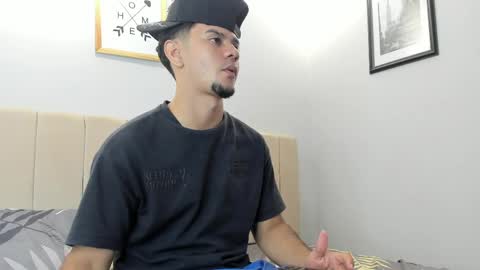 Snapshot of logan_9_ chatting on May 3, 2:50 am logan online show from May 3, 2:50 am