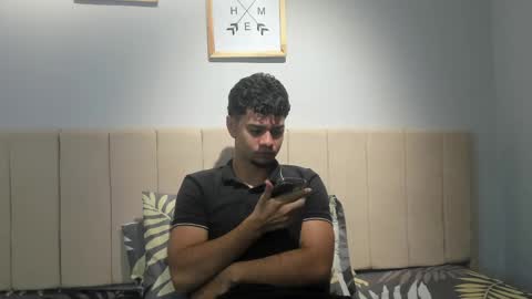 Snapshot of logan_9_ chatting on May 5, 4:42 am logan online show from May 5, 4:42 am