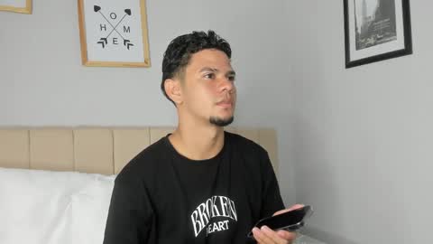 Snapshot of logan_9_ chatting on May 7, 5:13 am logan online show from May 7, 5:13 am