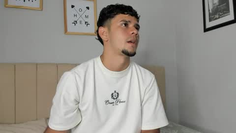 Snapshot of logan_9_ chatting on May 16, 4:42 am logan online show from May 16, 4:42 am