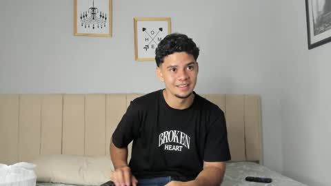 Snapshot of logan_9_ chatting on May 17, 6:44 am logan online show from May 17, 6:44 am