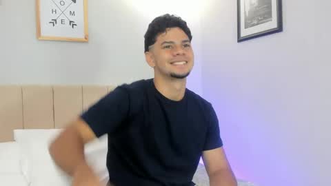 Snapshot of logan_9_ chatting on May 24, 1:21 am logan online show from May 24, 1:21 am