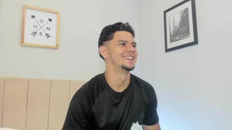 Snapshot of logan_9_ chatting on May 26, 3:46 am logan online show from May 26, 3:46 am