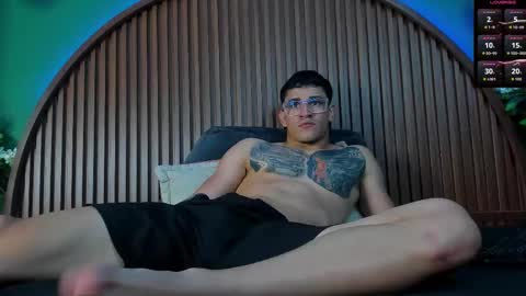 Snapshot of logan_griffin chatting on November 7, 3:50 am logan_griffin online show from November 7, 3:50 am