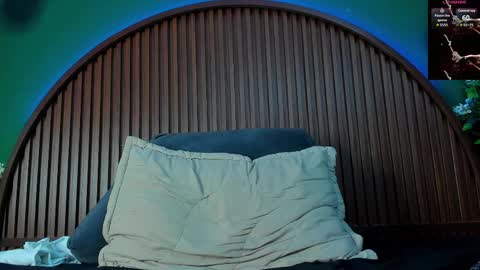 Snapshot of logan_griffin chatting on November 28, 7:00 am logan_griffin online show from November 28, 7:00 am