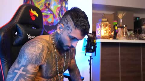 logan_hugh8 online show from October 13, 11:27 pm