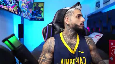 logan_hugh8 online show from February 17, 12:23 pm