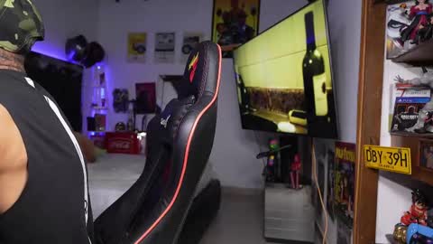 logan_hugh8 online show from March 16, 3:34 am