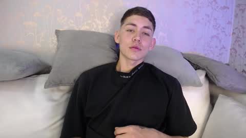 Snapshot of loganfoster_ chatting on December 2, 8:26 pm Loganfoster online show from December 2, 8:26 pm