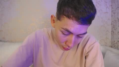 Snapshot of loganfoster_ chatting on December 3, 8:18 pm Loganfoster online show from December 3, 8:18 pm