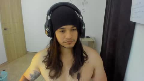 Snapshot of loganhot22 chatting on December 15, 6:18 am Logan online show from December 15, 6:18 am