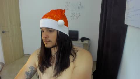 Snapshot of loganhot22 chatting on December 23, 10:53 am Logan online show from December 23, 10:53 am