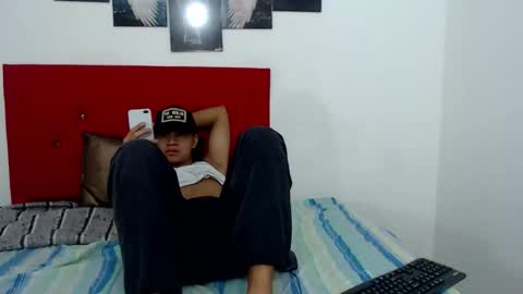 Snapshot of logannthh chatting on April 15, 4:19 am logannthh online show from April 15, 4:19 am