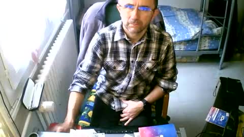 lokoum39 online show from December 3, 11:33 am