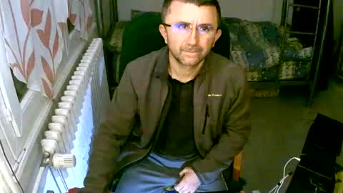 lokoum39 online show from December 3, 6:28 pm