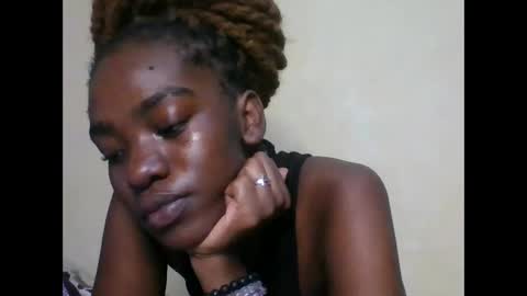 Snapshot of lola_allure chatting on June 3, 9:45 am lola_allure online show from June 3, 9:45 am